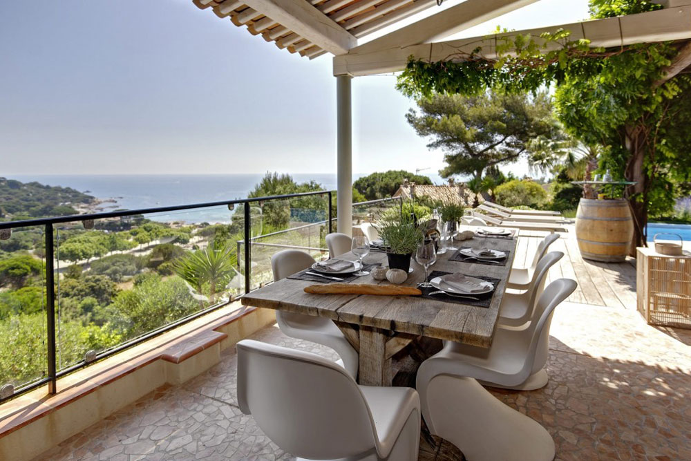 Luxury villa on the Cote D'Azur