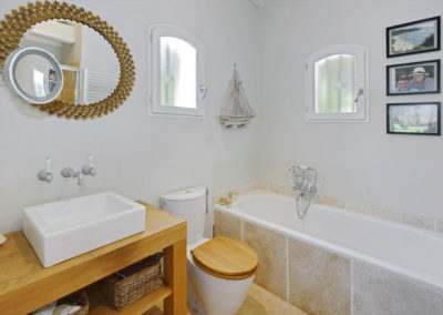 luxury villa Cote d'Azur bathroom