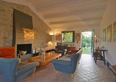 Luxury villa in Sicily sitting room